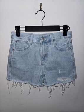 Aritzia - Sunday Best Light Blue Distressed Denim Shorts size 00